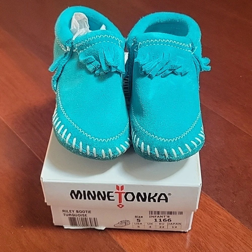 EUC Minnetonka Riley Turquoise Booties